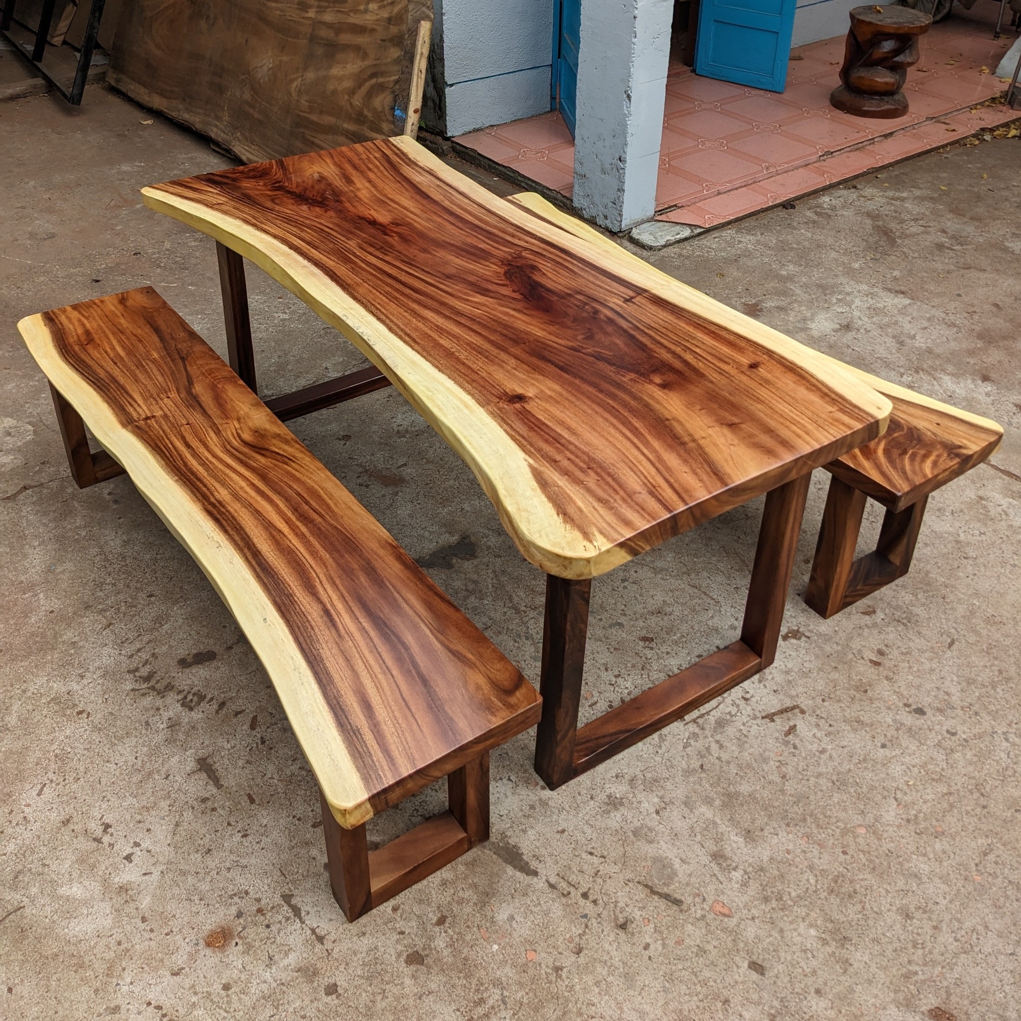 bàn ghế gỗ me tây
